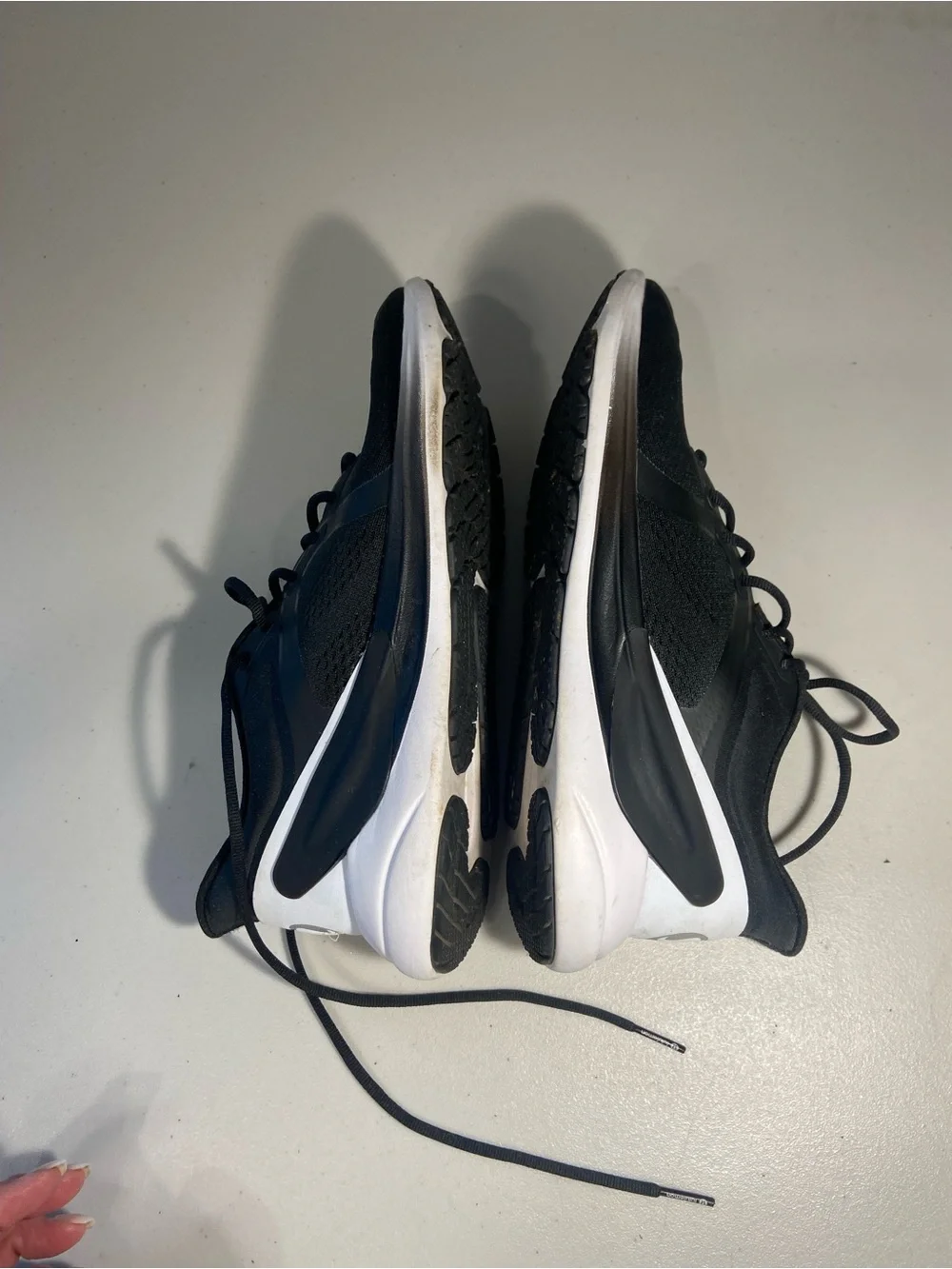 Lululemon Blissfeel Black and White Athletic Women’s Running Shoes SZ 9